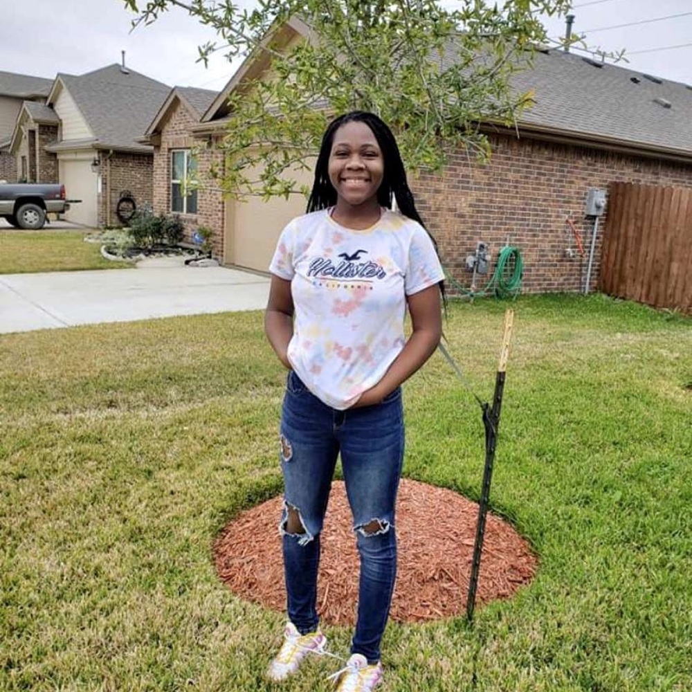 Meet your Posher, Sariya